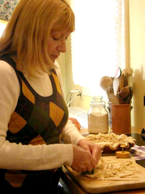 woman making a pie